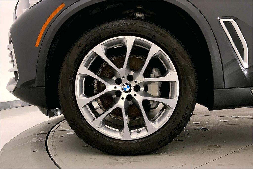 صورة 8 لـ 2023 BMW X5 XDRIVE40I