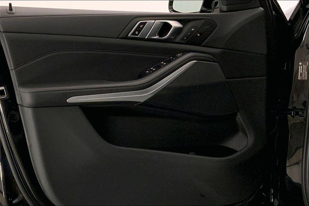 صورة مصغرة 24 لـ 2022 BMW X5 XDRIVE40I