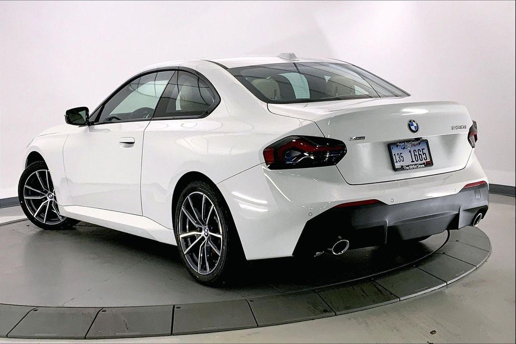 2025 BMW 230 XDRIVE — фото 2