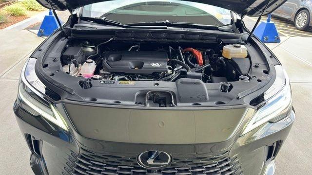 صورة 10 لـ 2023 Lexus RX 350H LUXURY