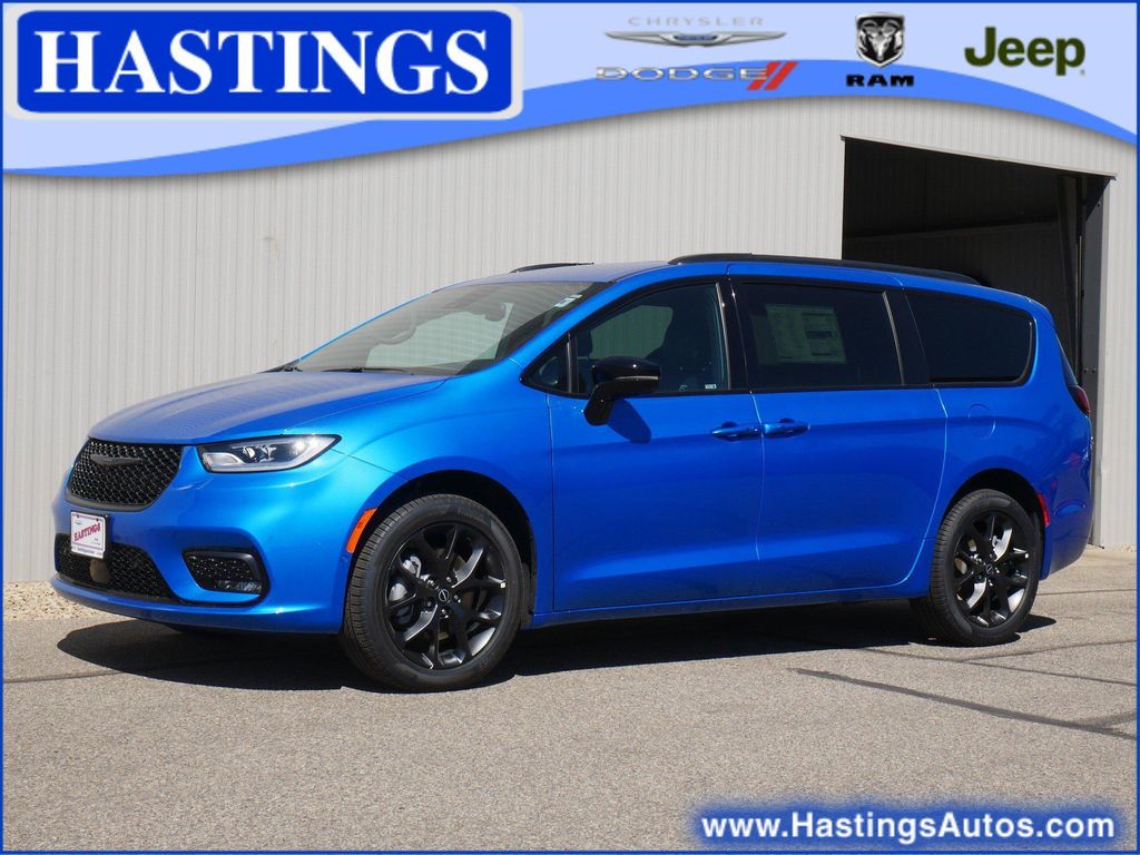 New 2026 Chrysler Pacifica L