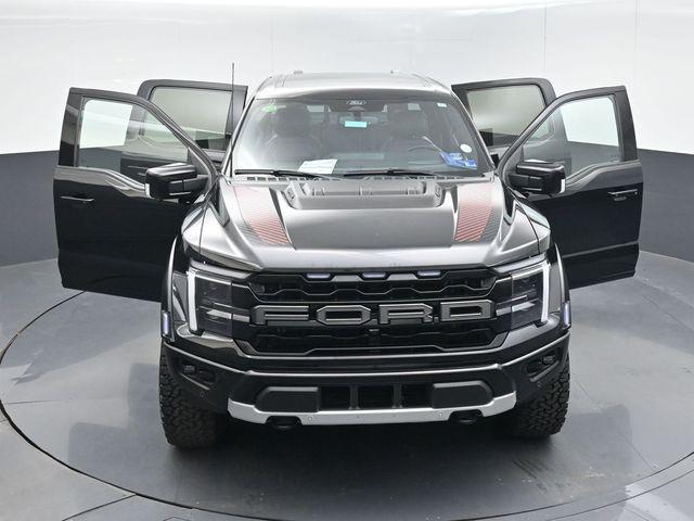 صورة مصغرة 58 لـ 2025 FORD F-150 RAPTOR