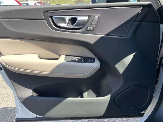 صورة مصغرة 32 لـ 2026 Volvo XC60 B5 PLUS
