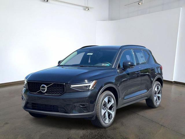 New 2026 Volvo XC40 Plus, B5 AWD Gas (mild hybrid), Dark