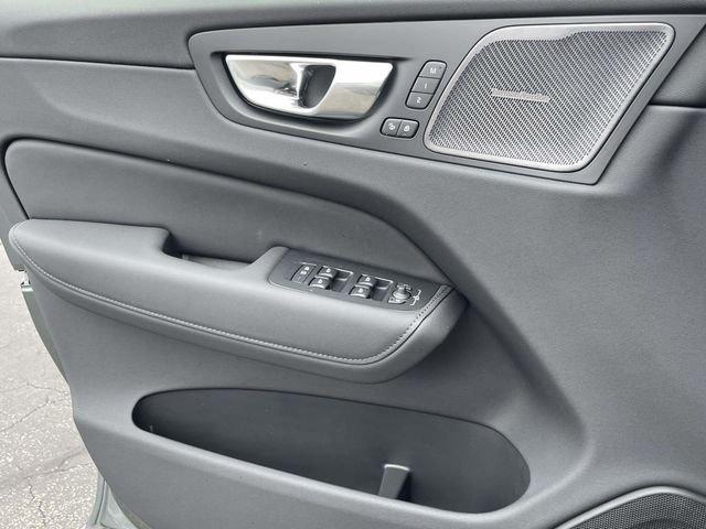 2026 Volvo XC60 B5 PLUS — миниатюра 25