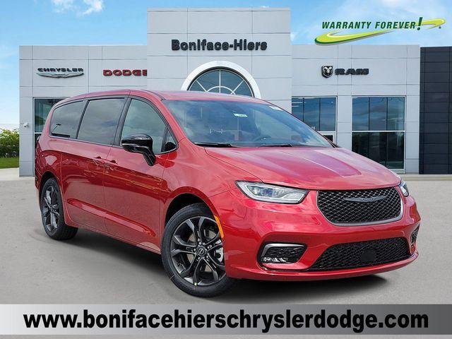 New 2026 Chrysler Pacifica Select