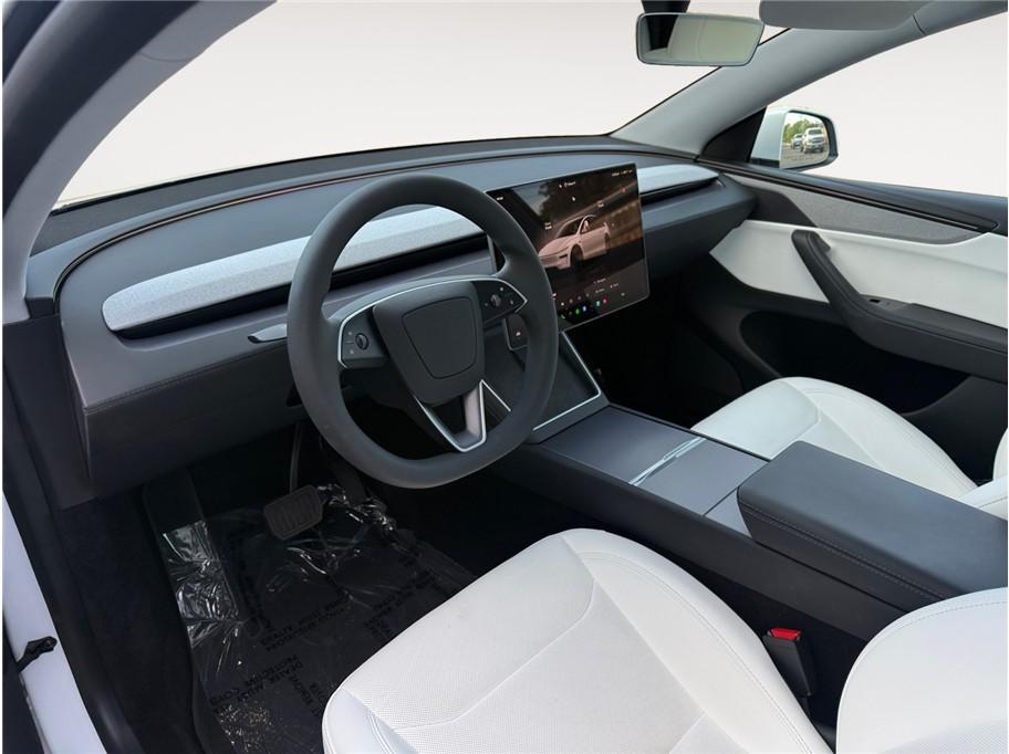 TESLA MODEL Y LONG RANGE - 10