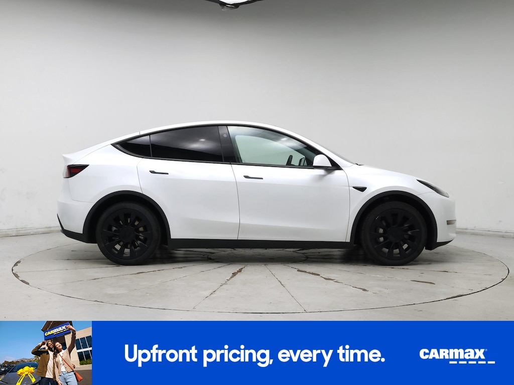 TESLA MODEL Y LONG RANGE - 9