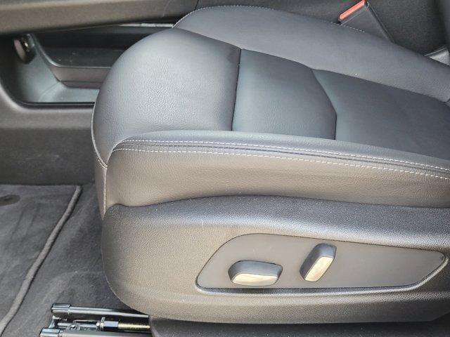 صورة مصغرة 17 لـ 2026 Cadillac XT5 LUXURY