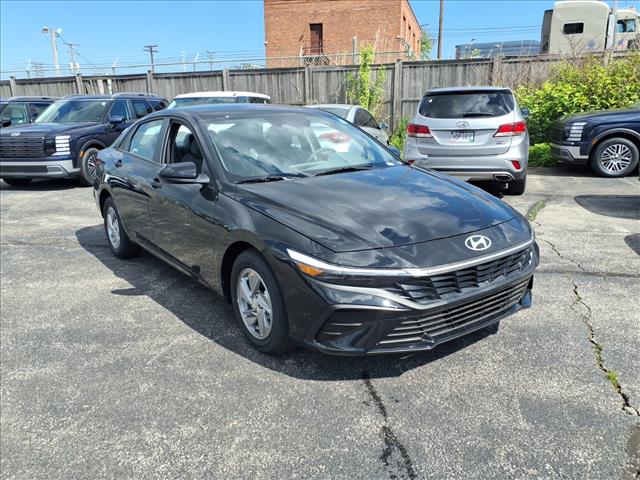 New 2026 Hyundai ELANTRA SE