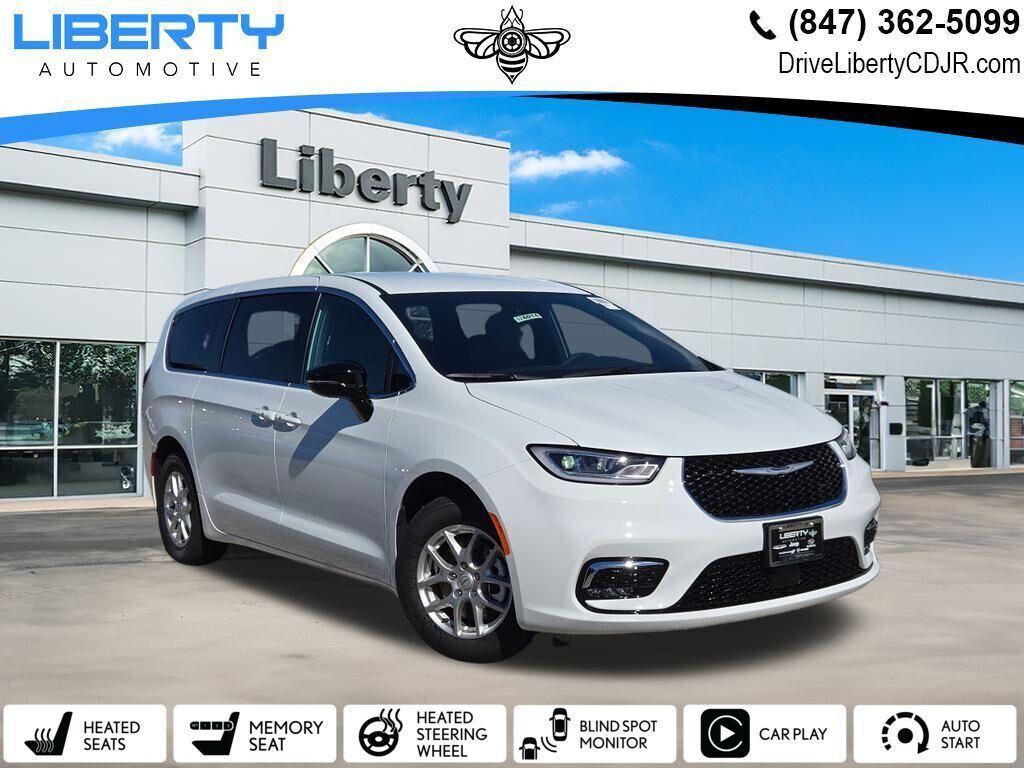 New 2026 Chrysler Pacifica Select