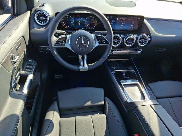 MERCEDES-BENZ GLA - 9