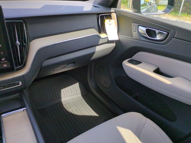 2026 Volvo XC60 PLUG-IN HYBRID T8 PLUS — миниатюра 18
