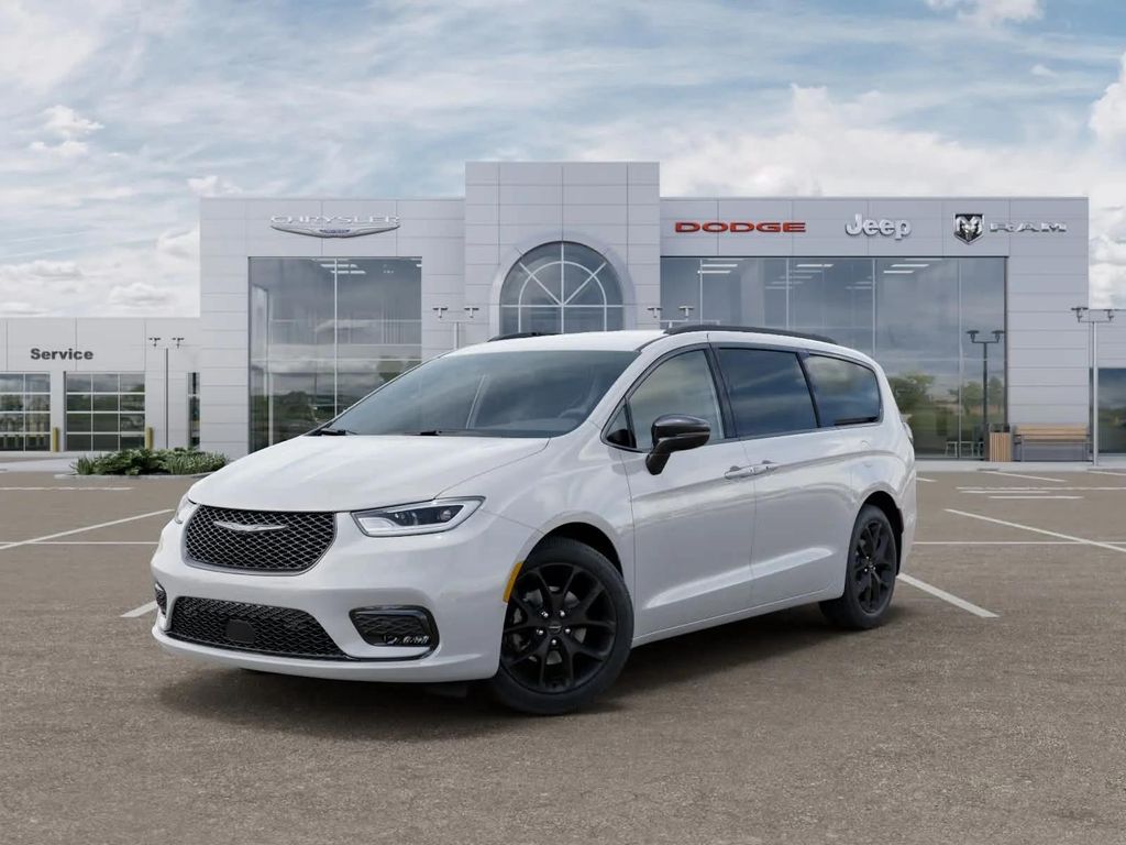 New 2026 Chrysler Pacifica L