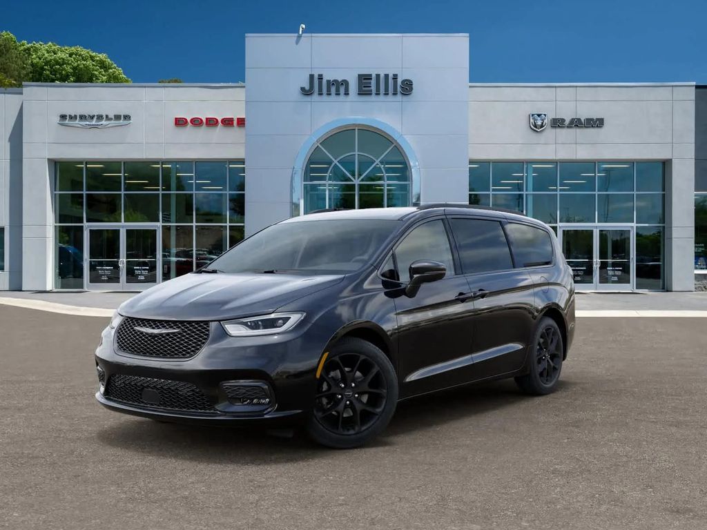 New 2026 Chrysler Pacifica L