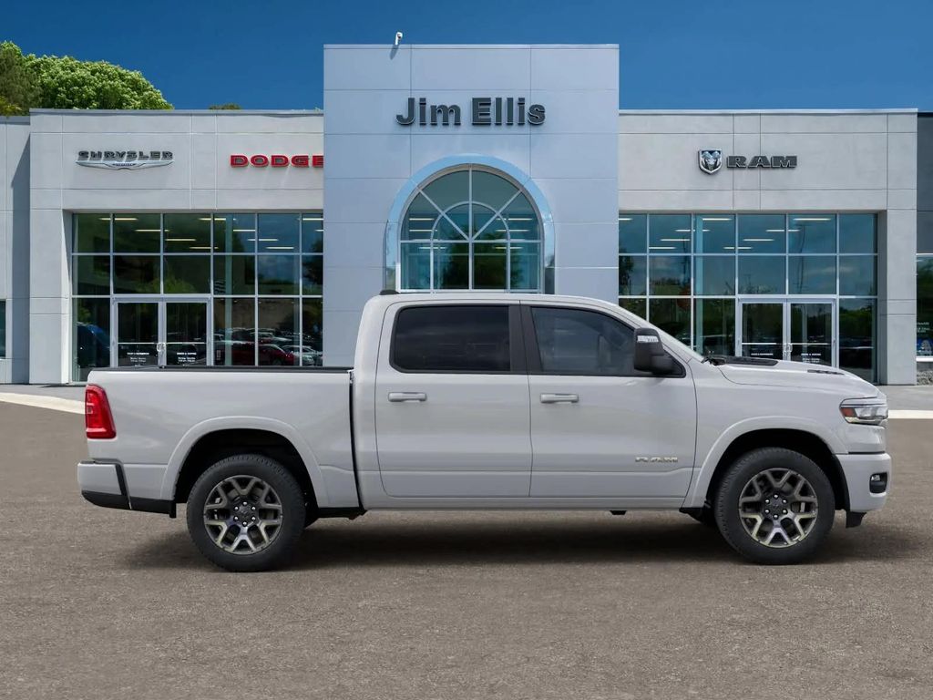 صورة مصغرة 21 لـ 2025 RAM 1500 LARAMIE