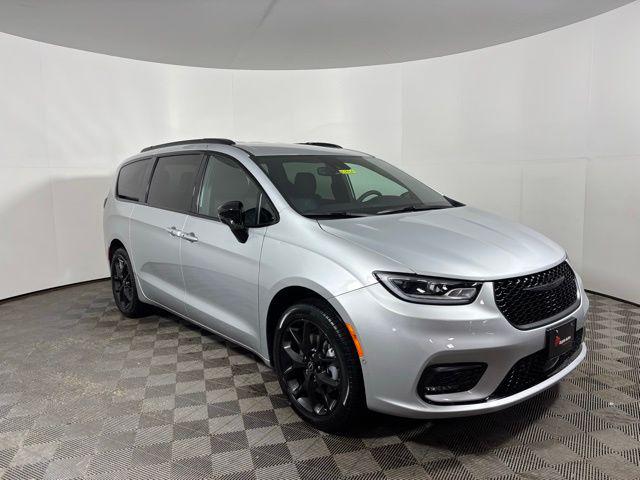 New 2026 Chrysler Pacifica L