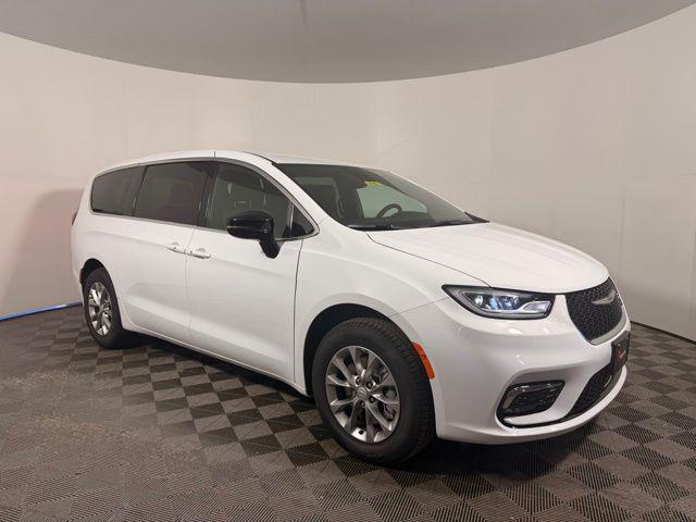 New 2026 Chrysler Pacifica L