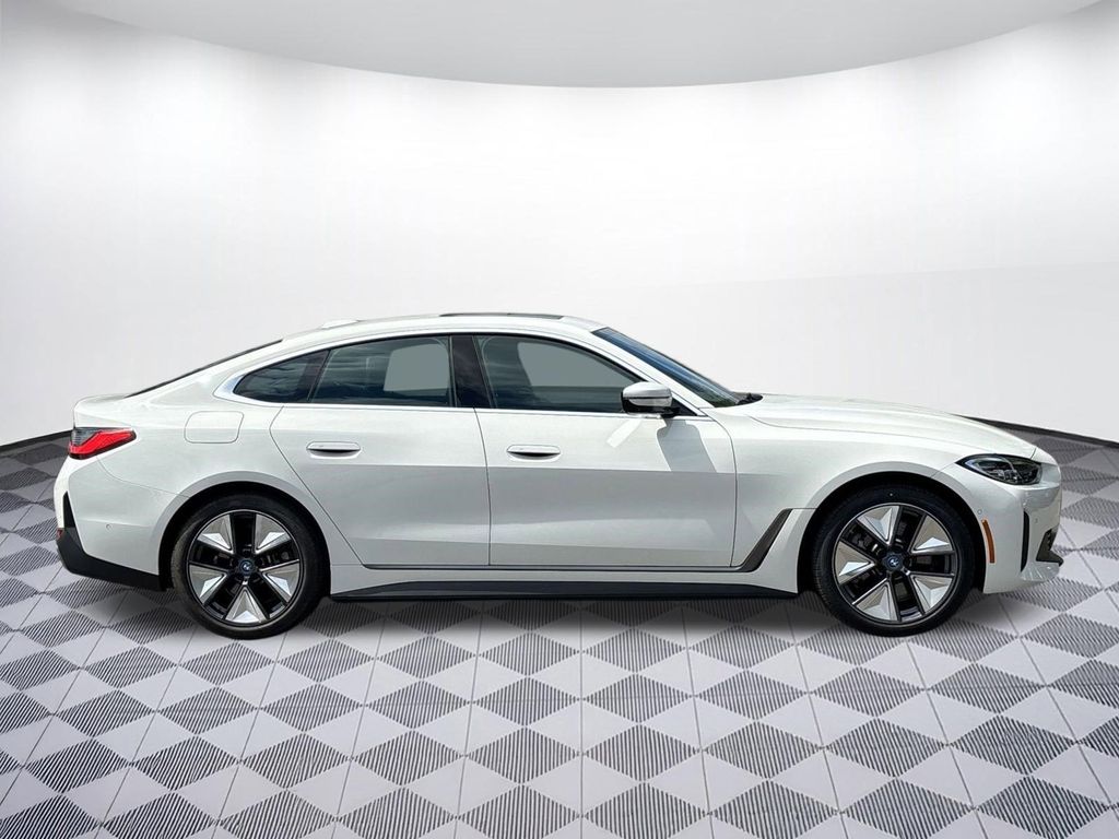صورة 8 لـ 2023 BMW I4 GRAN COUPE EDRIVE35