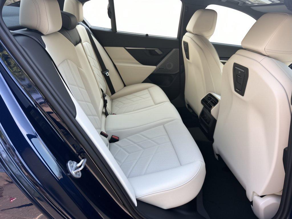 2027 BMW 530 I XDRIVE 缩略图 26