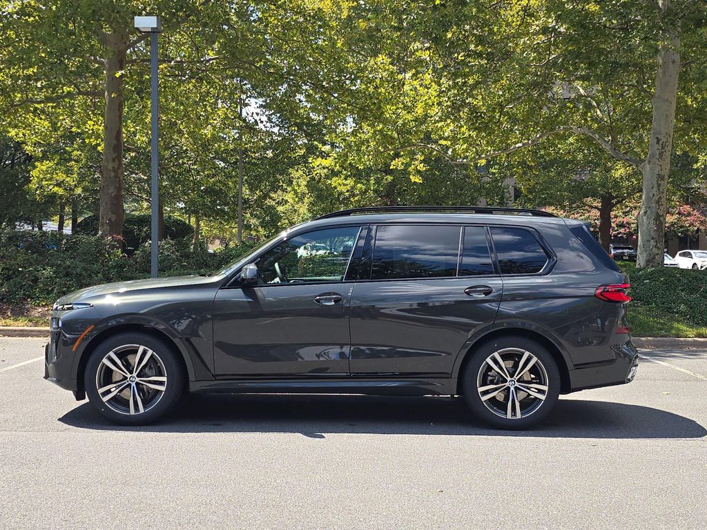 صورة مصغرة 2 لـ 2027 BMW X7 XDRIVE40I