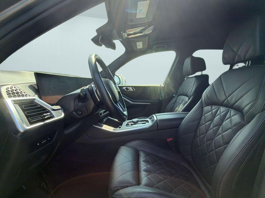 صورة 5 لـ 2025 BMW X5 XDRIVE40I