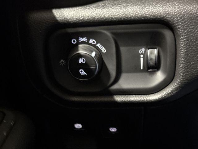 2026 RAM 1500 EXPRESS 缩略图 17