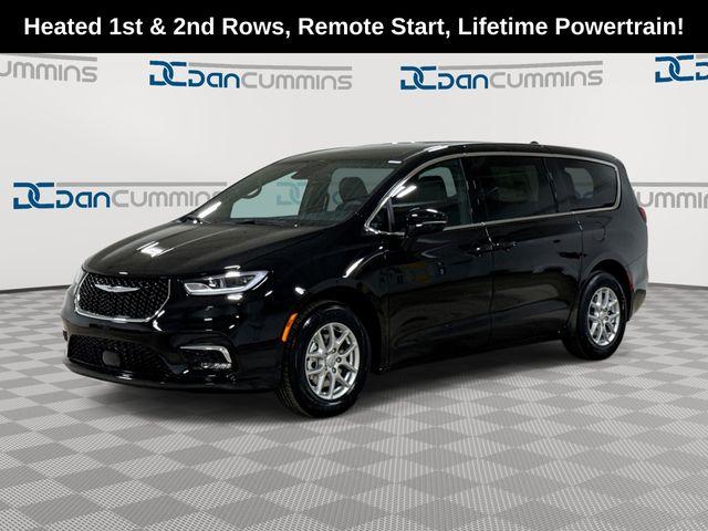 New 2026 Chrysler Pacifica Select