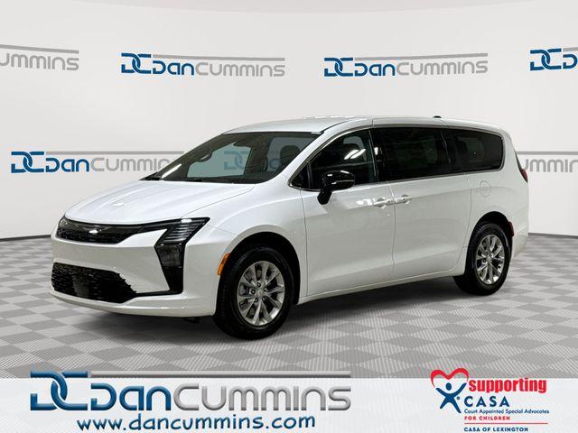 New 2027 Chrysler Pacifica SELECT