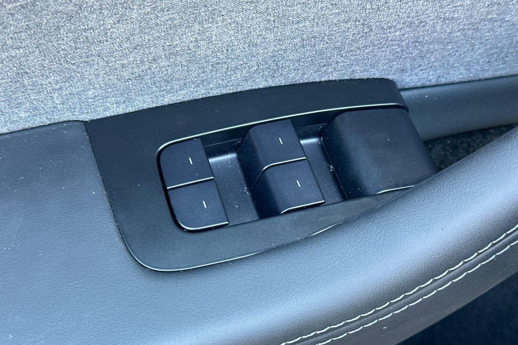2024 Tesla MODEL 3 LONG RANGE 缩略图 12