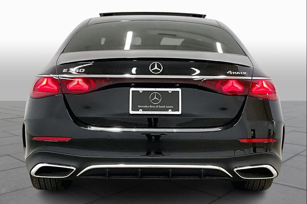 2025 Mercedes-BENZ E-CLASS photo 4
