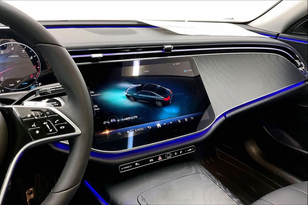 2025 Mercedes-BENZ E-CLASS photo 6