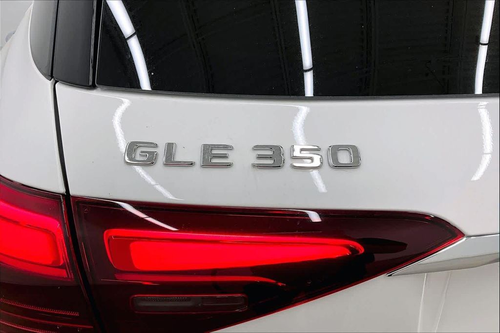 2026 Mercedes-BENZ GLE thumbnail 15