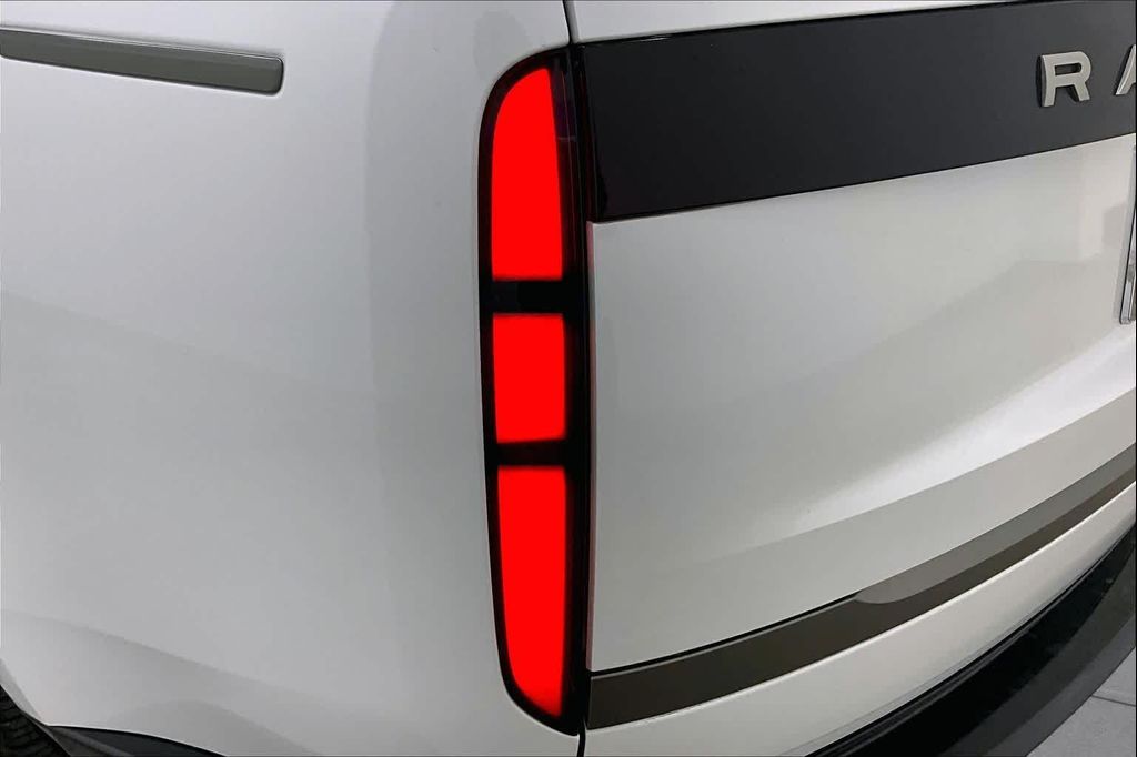 2023 LAND Rover RANGE ROVER P400 SE — миниатюра 28