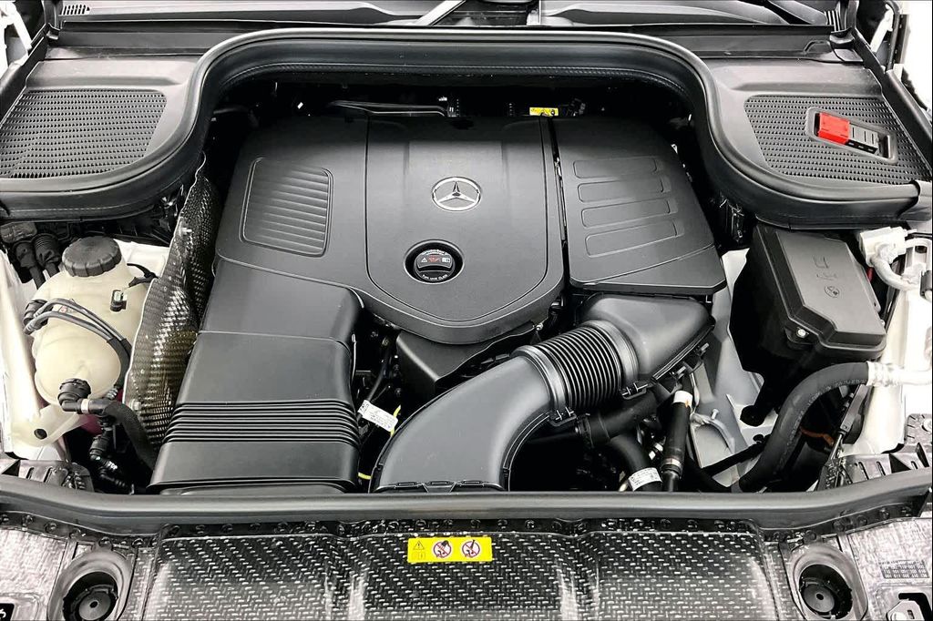 2026 Mercedes-BENZ GLE — миниатюра 16