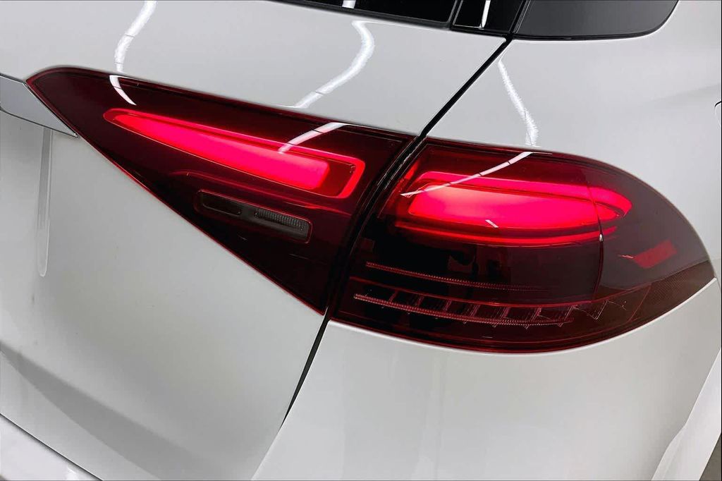 2026 Mercedes-BENZ GLE — миниатюра 14