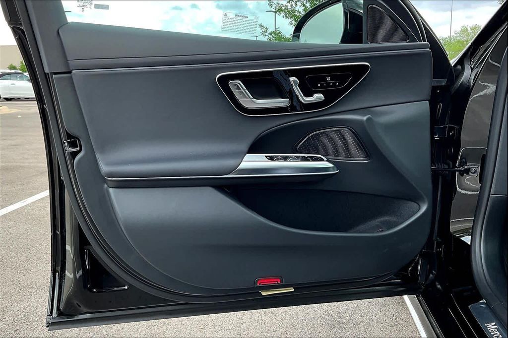 MERCEDES-BENZ E-CLASS - 10