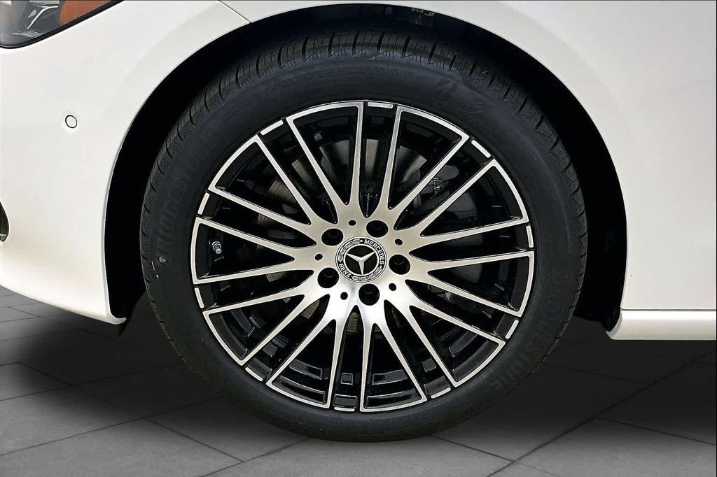 2026 Mercedes-BENZ C-CLASS — миниатюра 11