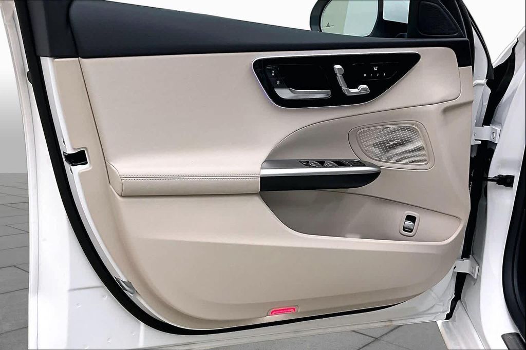 صورة 10 لـ 2026 Mercedes-BENZ C-CLASS