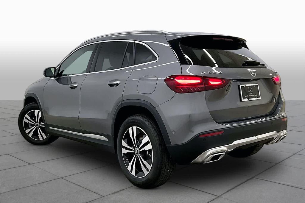 2026 Mercedes-BENZ GLA thumbnail 12