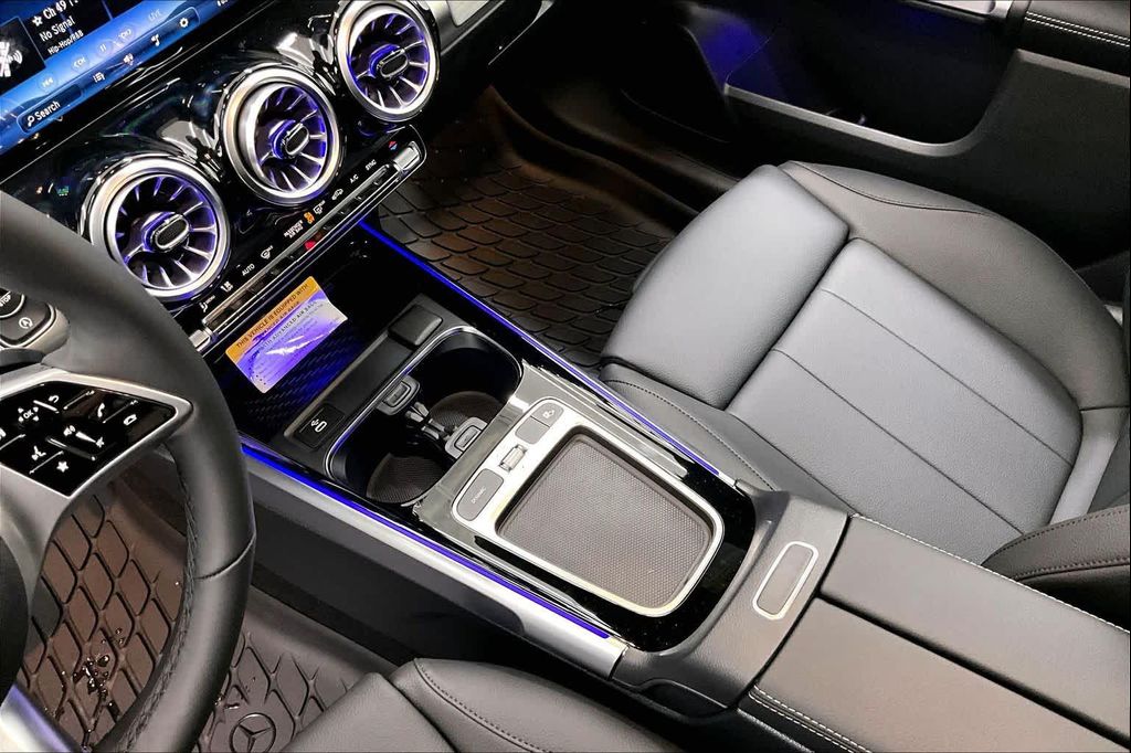 صورة 7 لـ 2026 Mercedes-BENZ GLB