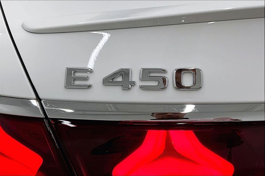 صورة مصغرة 15 لـ 2026 Mercedes-BENZ E-CLASS
