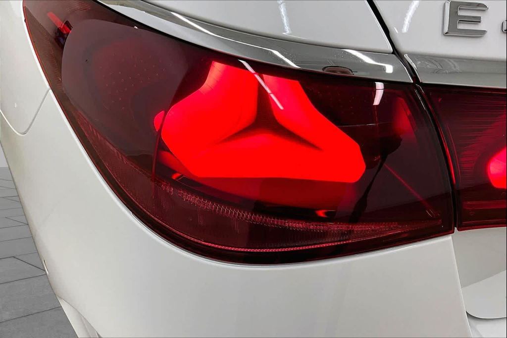 صورة مصغرة 14 لـ 2026 Mercedes-BENZ E-CLASS