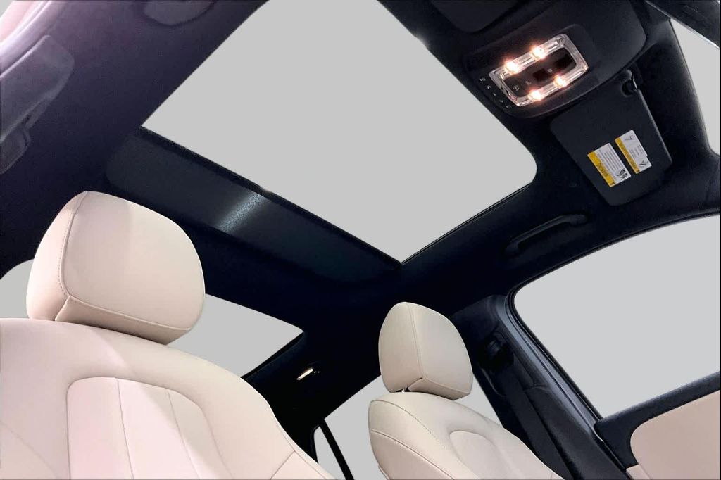 2025 Mercedes-BENZ GLA — миниатюра 14