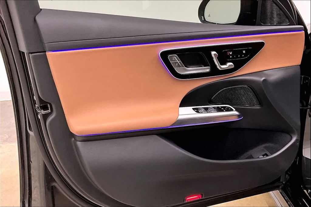 MERCEDES-BENZ E-CLASS - 10