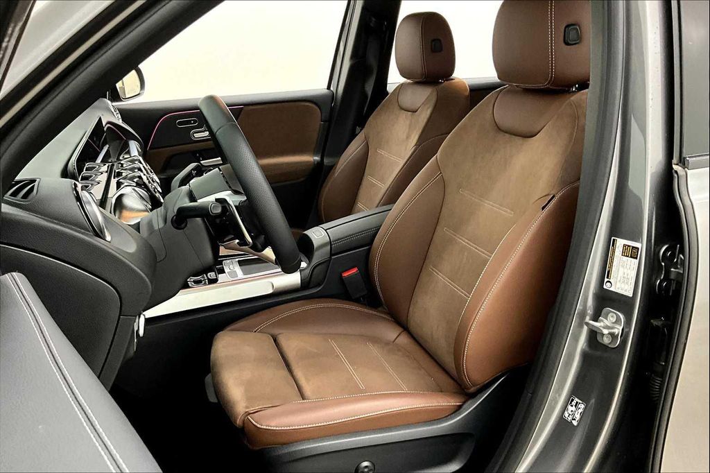 MERCEDES-BENZ GLB-CLASS AMG - 9