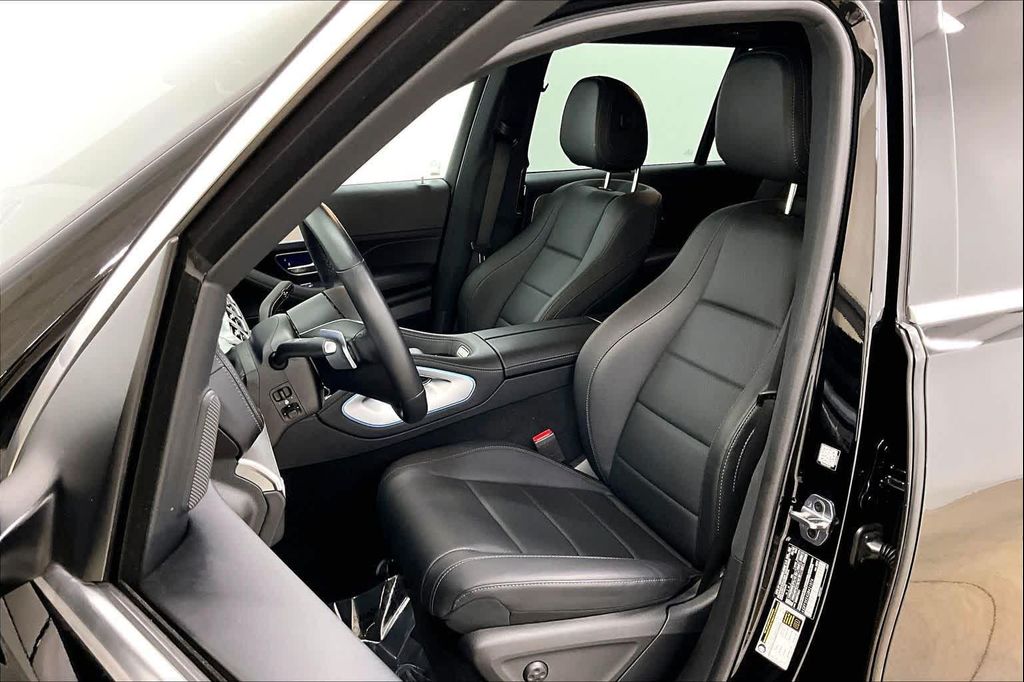 MERCEDES-BENZ GLS - 8