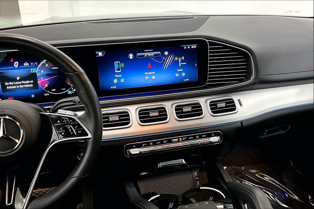 MERCEDES-BENZ GLS - 7