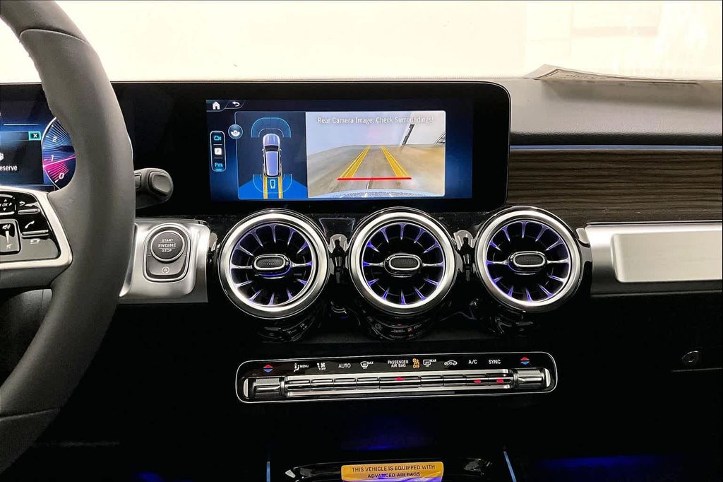 2026 Mercedes-BENZ GLB — миниатюра 18