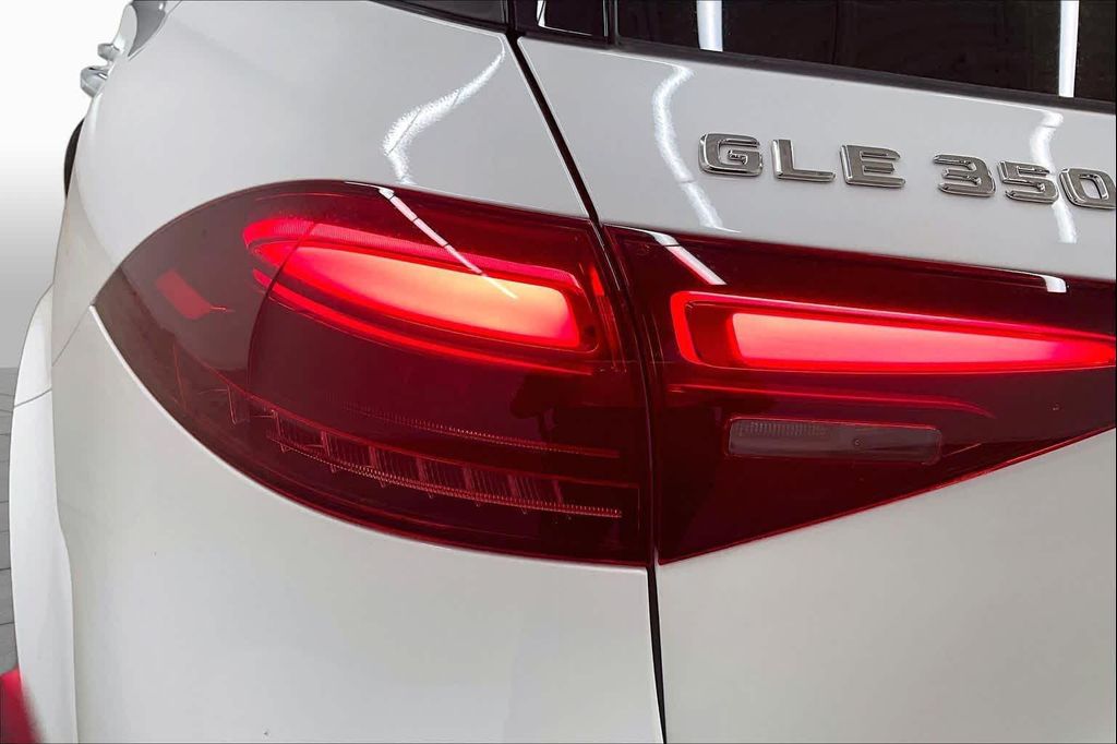 صورة مصغرة 14 لـ 2026 Mercedes-BENZ GLE